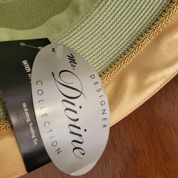 Ms. Divine Collection hat - Picture 4 of 4